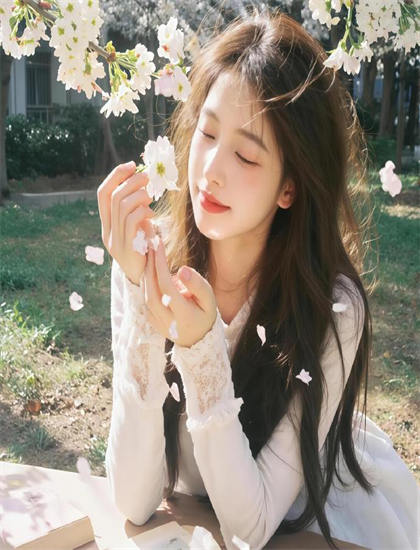 从古装片角度解读《不谦虚的少女》：的人物塑造与情感表达 ——带你领略古装片的魅力